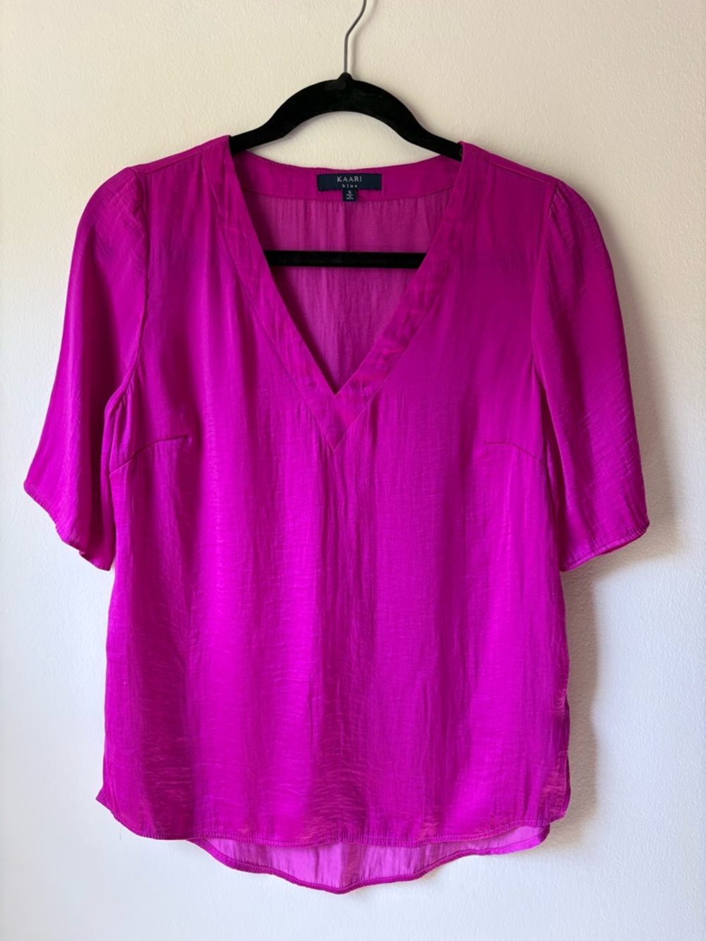 Kaari Blue Magenta V-Neck Short Sleeve Blouse
